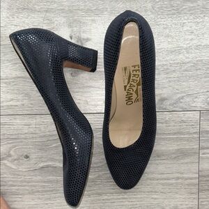 Salvatore Ferragamo Vintage Women's Perforated Dark Blue Heels Sz 6